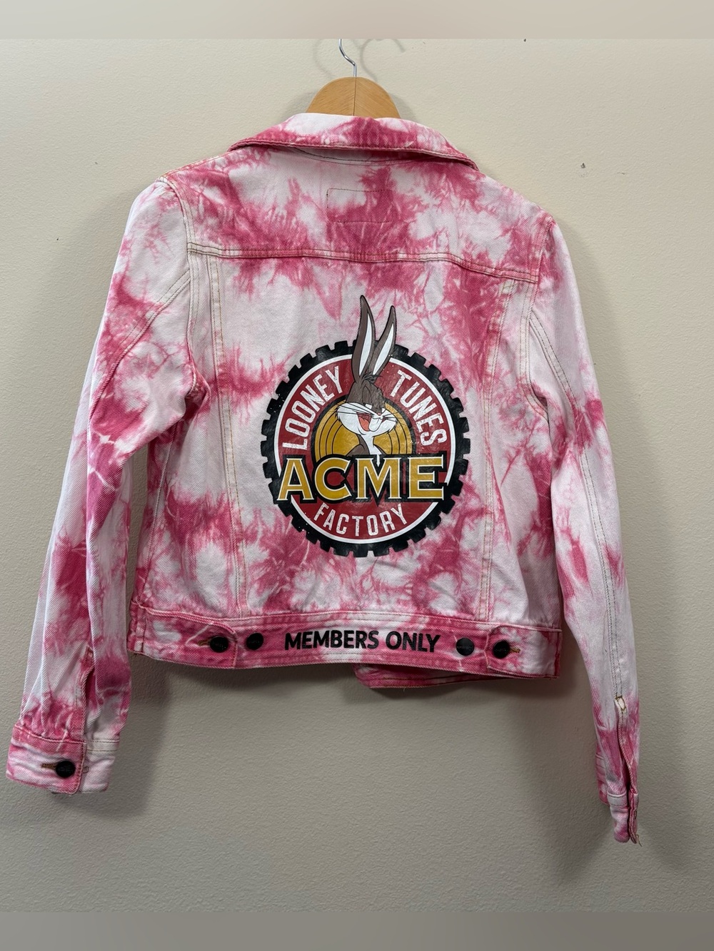 Members Only Women's M pink tie dye Denim Looney Tunes Jacket tweety bugs bunny